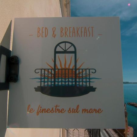 B&B Le Finestre Sul Mare Taranto Ngoại thất bức ảnh