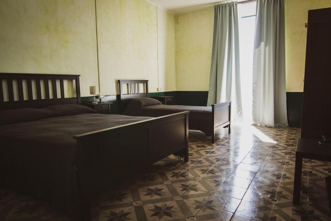 B&B Le Finestre Sul Mare Taranto Ngoại thất bức ảnh