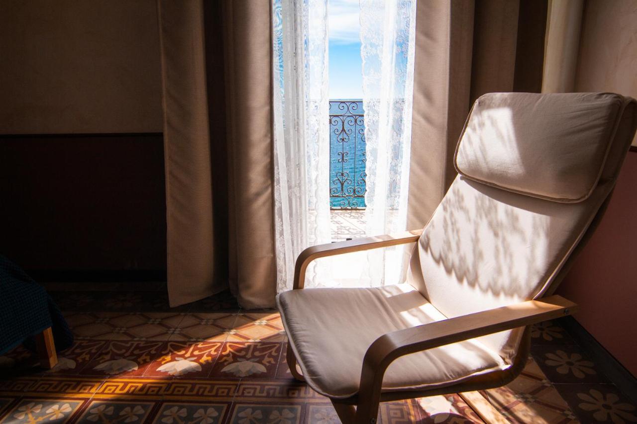 B&B Le Finestre Sul Mare Taranto Ngoại thất bức ảnh